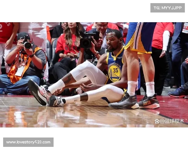 NBA激战回顾：精彩对决与关键时刻全盘点，赛事亮点与球员表现全面分析